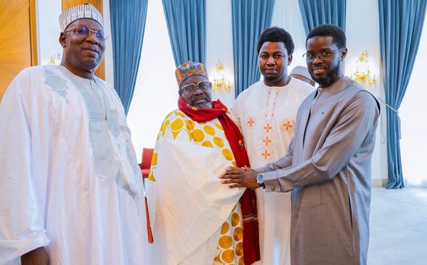 Bassirou Diomaye Faye reçoit l’Imam Ratib de la Grande Mosquée de Médina Baye