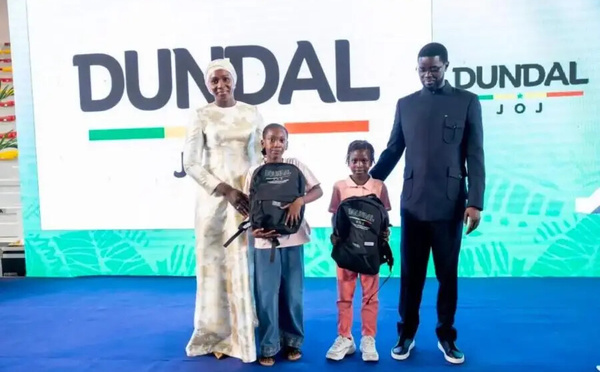 Le président Faye lance la campagne « Dundal JOJ » au stade Iba Mar Diop