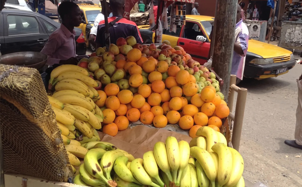 Marché Sandiniéry : les fruits toujours aussi prisés malgré la hausse des prix