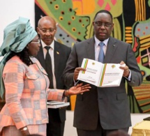 Photos : Le CSE a remis au Président Macky Sall, le rapport de la Mandature 2013-2018