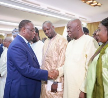 Suite Photos / Palais : Le président de la République, Macky Sall et les représentants des différentes entités participant au dialogue national