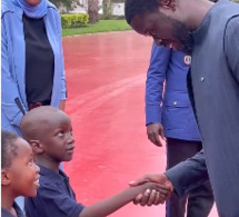 En visite au palais de la République: Des jeunes élèves de Thiès ont eu la surprise de rencontrer le chef de l'État, Bassirou Diomaye Faye
