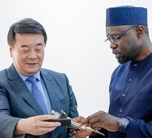 Photos : Premier ministre Ousmane SONKO a reçu l’Ambassadeur de la République populaire de Chine au Sénégal, S.E. M. Li Zhigang, ce samedi