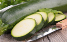 La courgette : elle permet de lutter contre la constipation, bonne pour le foie et favorise la croissance des enfants