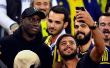 Photos - Guéri, Demba Bâ réapparaît au stade pour regarder le match de son ami Moussa Sow à Fenerbahçe