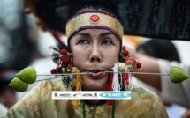 Vidéo:  : découvrez les extrêmes piercings jamais vus au festival végétarien de Pukhet