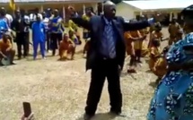 Vidéo: un directeur d'école pas comme les autres, quelque part en Afrique
