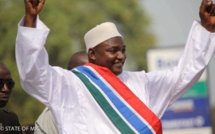 Adama Barrow, 51 ans, ancien vigile de supermarché en Grande-Bretagne, supporter des "Gunners" d'Arsenal