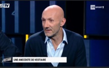Vidéo: Vestiaires - Barthez raconte le jour où Sir Alex Ferguson a ouvert l'arcade de Beckham en frappant de rage dans un crampon