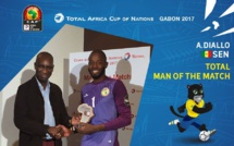 CAN 2017: Abdoulaye Diallo et Fabrice Ondoa, le combat des gants