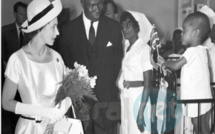  La Reine Elizabeth II, depuis longtemps elle règne sur la Grande-Bretagne et le Commonwealth
