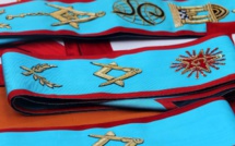 Vidéo: François Hollande en visite chez les Francs-Maçons