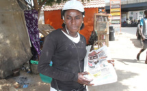 8 mars: Djeynaba Guèye, vendeuse de journaux, rêve de devenir chef d'entreprise