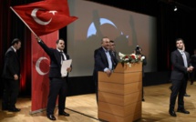 La Turquie bloque le retour de l'ambassadeur néerlandais, traite Merkel de suppôt du "terrorisme"