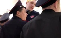Ce volleyeur russe évacué d'un avion parce qu'il est... trop grand 