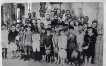 Photo Souvenir: Le Président Senghor avec ses camarades de classe, en 1920