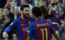 Barcelone, Neymar appelle ses dirigeants à prolonger Lionel Messi le plus vite possible