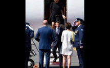 La robe (un peu courte) de Brigitte Macron moquée sur les réseaux sociaux (Revue de Tweets)