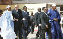 Abdoulaye Wade à Libreville pour des condoléances à la famille Bongo