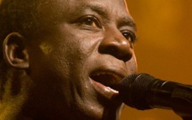 En studio, depuis plusieurs mois, Thione Seck prépare un coffret de sept albums