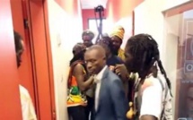 Burkina Faso: Des artistes délogent un animateur en pleine émission pour non diffusion de musique burkinabè (vidéo)