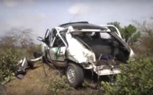 Vidéo : Grave accident entre un bus et un véhicule particulier à Allou Kagne. Regardez