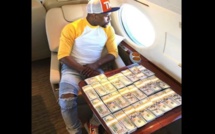 Floyd Mayweather déclare qu’il est officiellement, »milliardaire »(photos)
