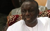 ACCIDENT A FENETRE MERMOZ : Le fils d’Idy cogne une voiture et prend la fuite