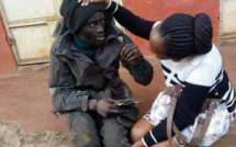 Histoire touchante: Elle a rencontré son ami d'enfance devenu fou (Photos)