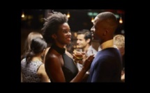 Confidence: « Ma mère envoie des messages à mon voisin de classe. »