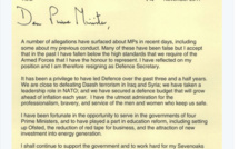 Accusé de harcèlement sexuel, le ministre de la Défense britannique démissionne