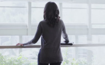 Ménopausée à l`âge de 15 ans, elle reçoit un cadeau inestimable d’une autre femme