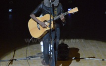 Admirez la belle voix de Maina sur God is one de Daraa j
