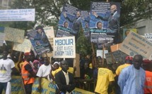 MANIFESTATION DES LIBERAUX DEVANT LE PALAIS : 30 millions de FCfa pour un après-midi de Salagn Salagn