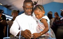Sierra Leone : le candidat de l’opposition remporte la présidentielle