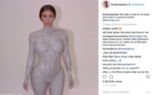 Kim Kardashian dément avoir plagié Jean-Paul Gaultier  : "Cette bouteille célèbre le corps de la femme, mais mon inspi­ra­tion était une statue antique