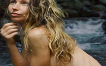 Insolite : Cette star de YouTube vit toute nue dans la jungle (Photos)