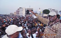 Un nouveau sondage donne toujours Macky Sall au coude à coude avec Wade