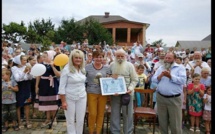 Record: Un homme de 87 ans a 13 enfants, 127 petits-enfants, 203 arrière-petits-fils (photos)