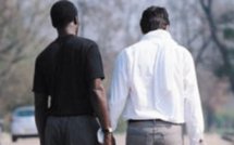 Diplomate gay demande asile