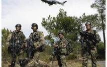 Théâtre de l’initiative amphibie européenne: Dix-huit avions survolent chaque jour Dakar, avec dix navires de guerre au large