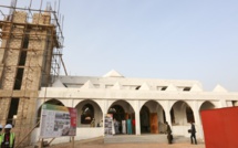 La Grande mosquée de Kolda badigeonnée aux couleurs de l’Apr : L’opposition et des maîtres coraniques s’indignent et demandent le rétablissement des tons vert et blanc de l’Islam