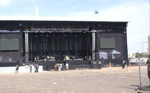 IMPRESSIONNANT PLATEAU MUSICAL INSTALLÉ À LA PLACE DE L'OBÉLISQUE : Une scène de 43 mètres de long, 15 mètres de large et 12 mètres de hauteur
