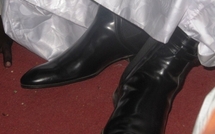 [Vidéos]  Béthio célèbre 32 mariages. Ses chaussures de marque Louis Vuiton coutent 2 millions, son «Kala» 350.000 FCFA