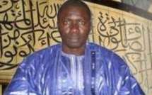 Taïb Socé enseigne le Coran, dirige les prières et prêche en prison