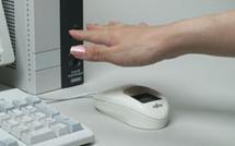 Fujitsu présente la première souris biodégradable au monde