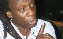 Ouza Diallo au Président Jammeh :  « comment faire pour que vous nous éclairiez ? Dakar est sombre »