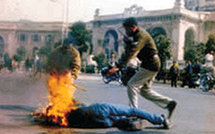 PARIS : Un homme s'immole par le feu devant le Palais de Justice