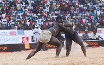 [ VIDEOS-Photos ] Lutte : Victoire de Zoss sur Issa pouye