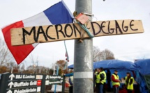 Des «gilets jaunes» toujours remontés malgré le nouveau recul de Macron sur les taxes